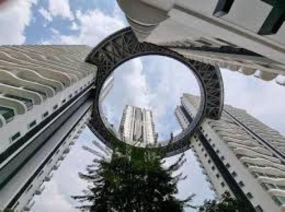 Studio Near Klcc And Lrt With Superb View Kuala Lumpur Exterior photo